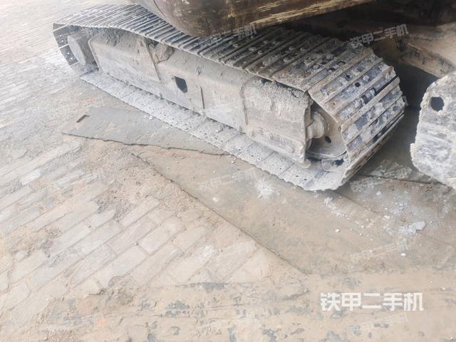 右側(cè)履帶整體?(行走機(jī)構(gòu)) 右側(cè)履帶整體?(行走機(jī)構(gòu))