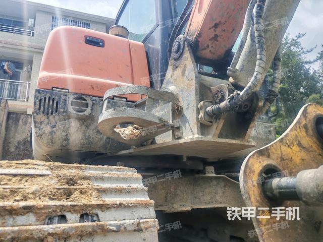 大臂根部?斜（工作和回轉(zhuǎn)裝置）