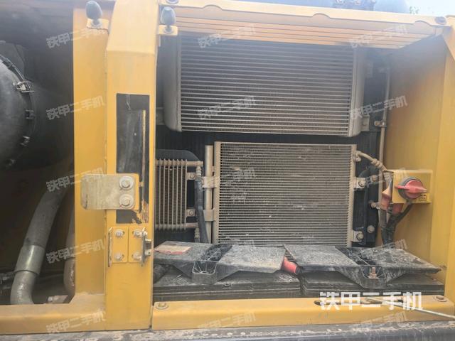 散热器正面(大件舱室) 散热器正面(大件舱室)