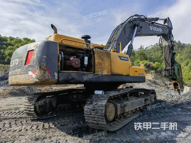 右后45(整機外觀) 右后45(整機外觀)