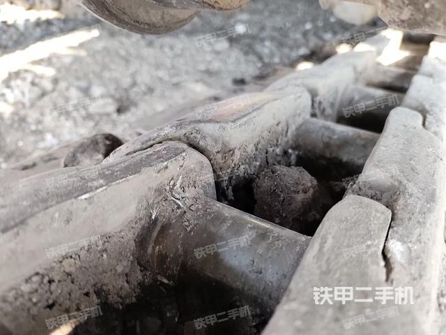 左側(cè)行走馬達(dá)蓋板(行走機(jī)構(gòu)) 左側(cè)行走馬達(dá)蓋板(行走機(jī)構(gòu))