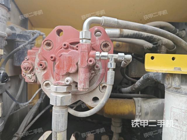 液壓泵斜45?右(大件艙室) 液壓泵斜45?右(大件艙室)
