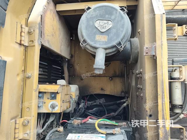 散熱器正面(大件艙室) 散熱器正面(大件艙室)