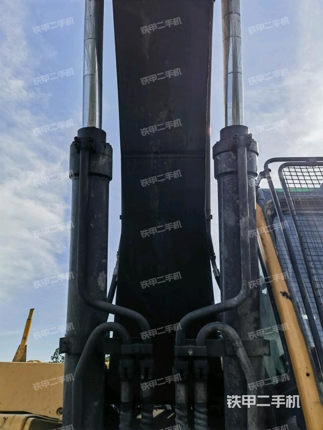 大臂油缸整體?豎拍(工作和回轉裝置) 大臂油缸整體?豎拍(工作和回轉裝置)