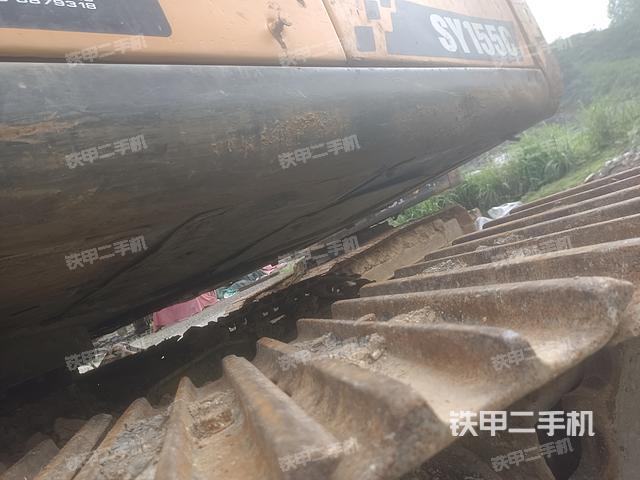 單側(cè)履帶整體(整機外觀) 單側(cè)履帶整體(整機外觀)