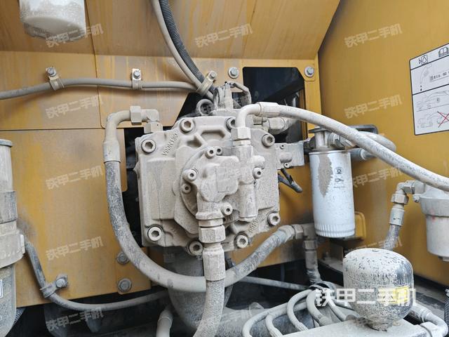 液壓泵斜45?左(大件艙室) 液壓泵斜45?左(大件艙室)