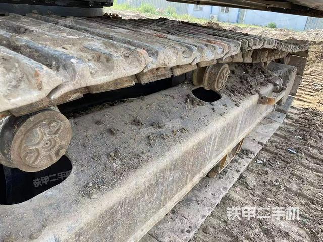 單側(cè)履帶整體（整機(jī)外觀）