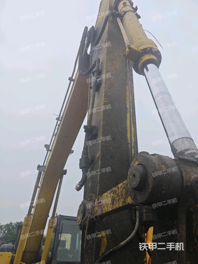 小臂整體右前(工作和回轉(zhuǎn)裝置) 小臂整體右前(工作和回轉(zhuǎn)裝置)