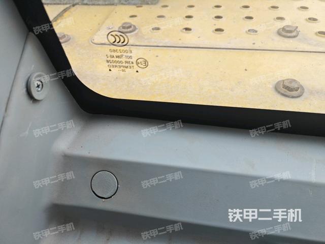 后窗玻璃角标(驾驶室部分) 后窗玻璃角标(驾驶室部分)