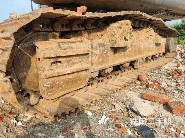 左侧履带整体 （行走机构）