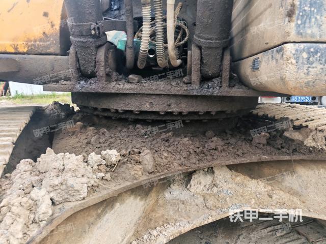 轉(zhuǎn)盤和下車架正前（工作和回轉(zhuǎn)裝置）