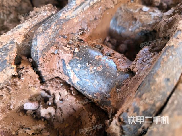 左側(cè)履帶整體?(行走機(jī)構(gòu)) 左側(cè)履帶整體?(行走機(jī)構(gòu))