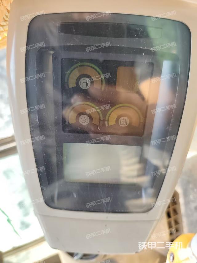 駕駛室左后45度(駕駛室部分) 駕駛室左后45度(駕駛室部分)