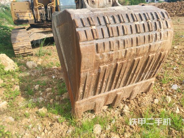 大臂油缸整體?豎拍(工作和回轉(zhuǎn)裝置) 大臂油缸整體?豎拍(工作和回轉(zhuǎn)裝置)