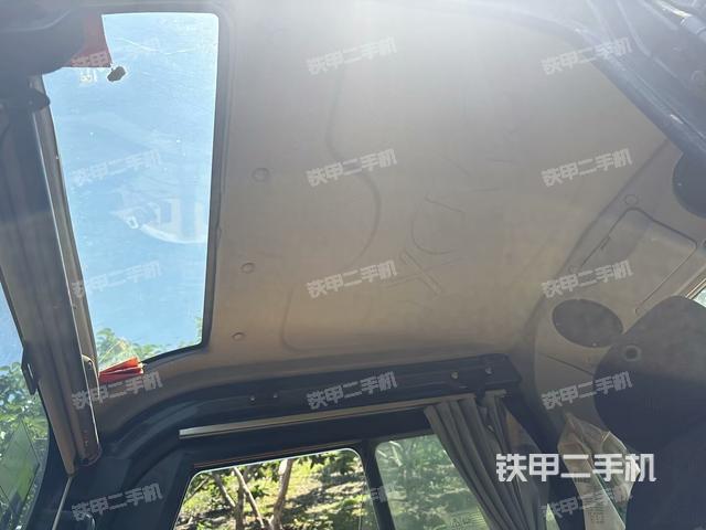 右侧玻璃角标(驾驶室部分) 右侧玻璃角标(驾驶室部分)