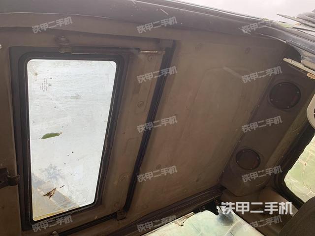 驾驶室顶部（整机外观）