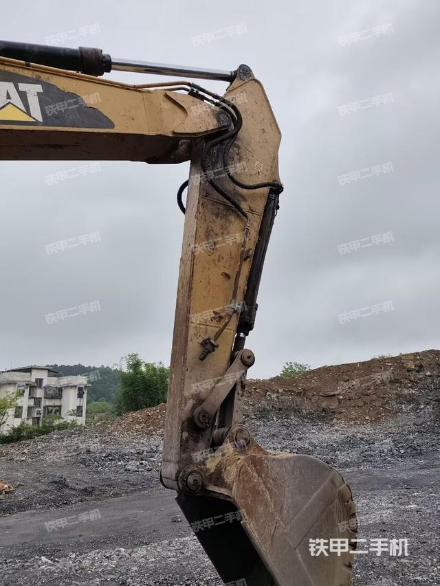 大臂油缸整體?豎拍(工作和回轉(zhuǎn)裝置) 大臂油缸整體?豎拍(工作和回轉(zhuǎn)裝置)