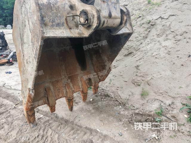 大臂油缸整體?豎拍（工作和回轉(zhuǎn)裝置）