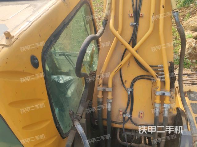 大臂背部俯視(工作和回轉(zhuǎn)裝置) 大臂背部俯視(工作和回轉(zhuǎn)裝置)
