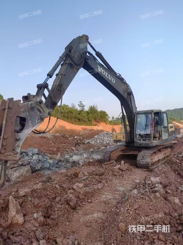 右后45(整機(jī)外觀) 右后45(整機(jī)外觀)