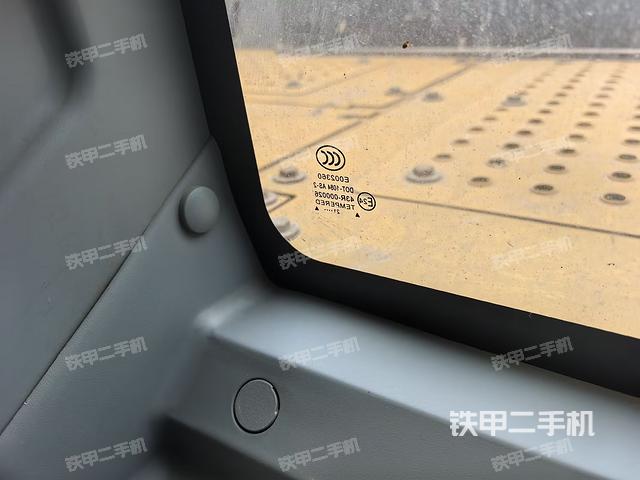 后窗玻璃角標(biāo)（駕駛室部分）