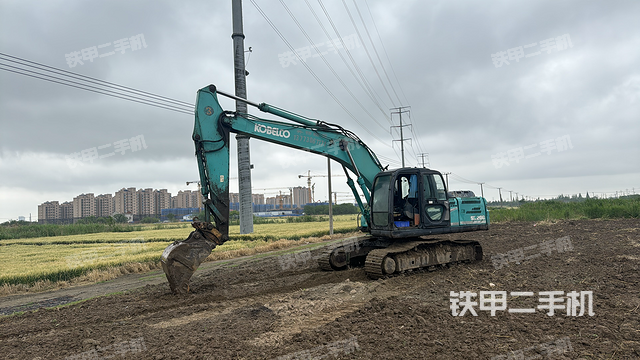 神鋼SK200超8挖掘機(jī)