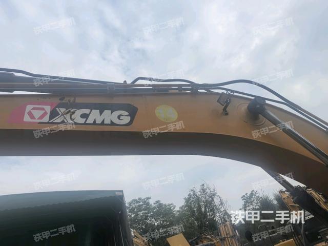 大臂油缸整体 竖拍(工作和回转装置) 大臂油缸整体 竖拍(工作和回转装置)