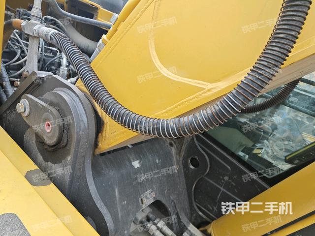 大臂根部?斜視(工作和回轉(zhuǎn)裝置) 大臂根部?斜視(工作和回轉(zhuǎn)裝置)