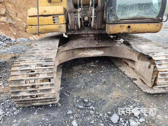 鏟斗右后整體(工作和回轉(zhuǎn)裝置) 鏟斗右后整體(工作和回轉(zhuǎn)裝置)