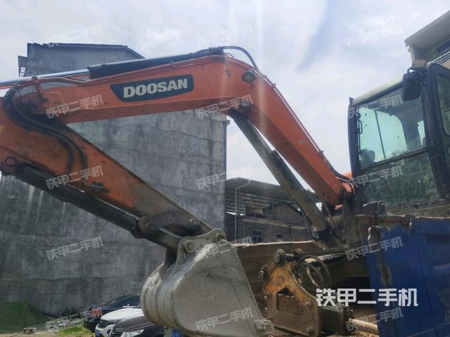 鏟斗右后整體（工作和回轉(zhuǎn)裝置）