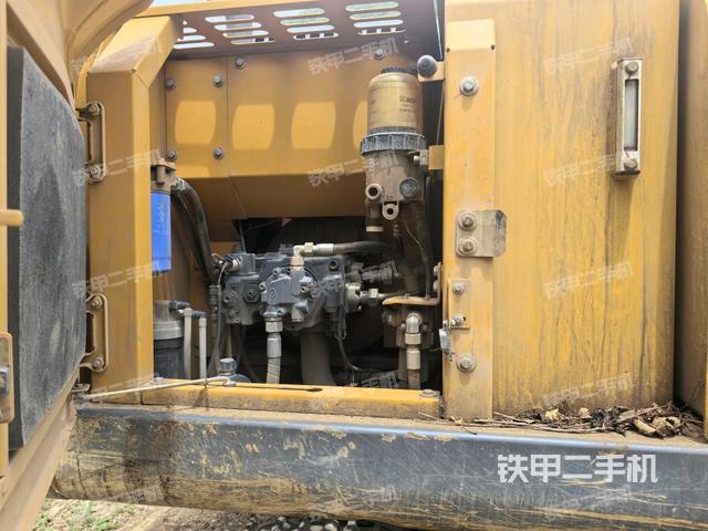 液壓泵室(大件艙室) 液壓泵室(大件艙室)