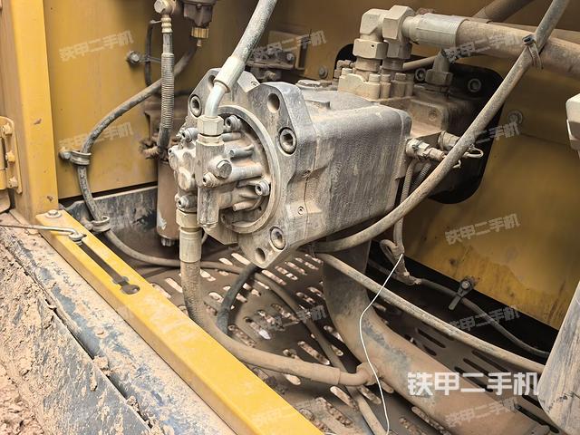 液壓泵斜45?左（大件艙室）