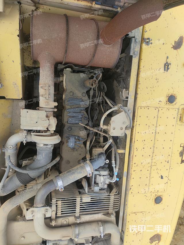 发动机整体俯视(整机外观) 发动机整体俯视(整机外观)