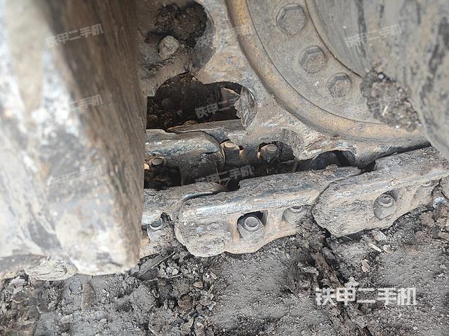 单侧履带整体(整机外观) 单侧履带整体(整机外观)