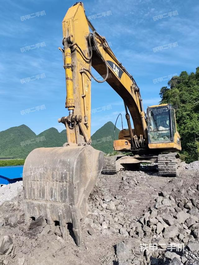 右前45(整機(jī)外觀) 右前45(整機(jī)外觀)