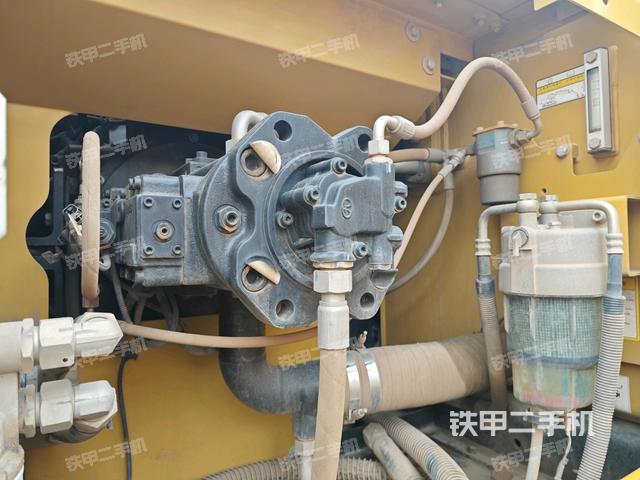液壓泵斜45?左(大件艙室) 液壓泵斜45?左(大件艙室)