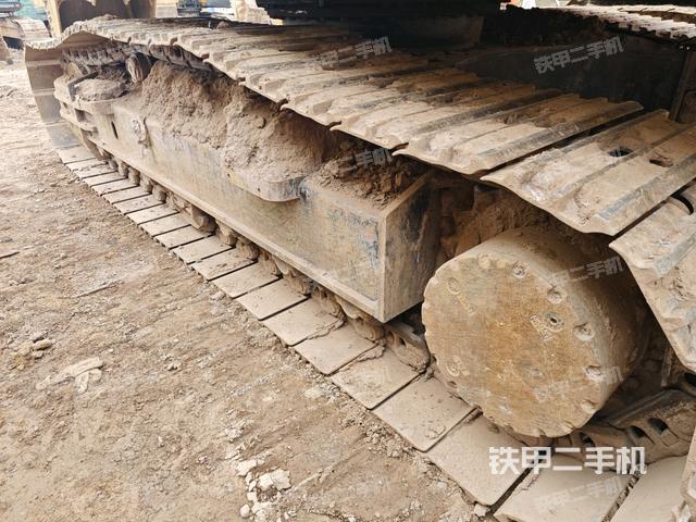 右側(cè)履帶整體(行走機(jī)構(gòu)) 右側(cè)履帶整體(行走機(jī)構(gòu))