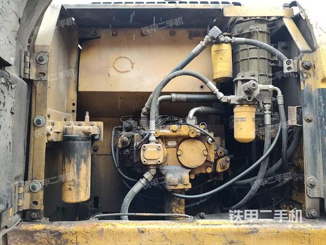 液壓泵斜45?左(大件艙室) 液壓泵斜45?左(大件艙室)