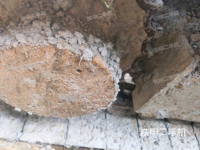 右驅(qū)動(dòng)輪（行走機(jī)構(gòu)）