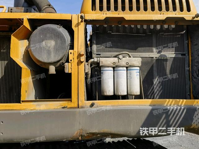 散熱器正面(大件艙室) 散熱器正面(大件艙室)