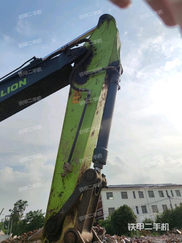 小臂整体右前（工作和回转装置）