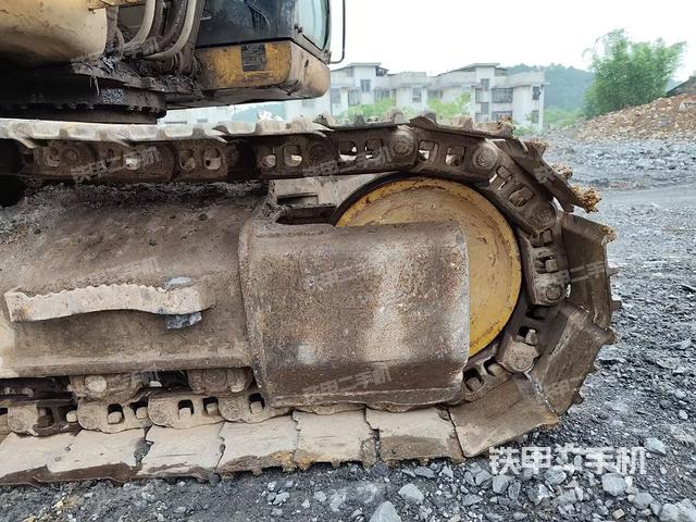 右側(cè)行走馬達蓋板(行走機構(gòu)) 右側(cè)行走馬達蓋板(行走機構(gòu))