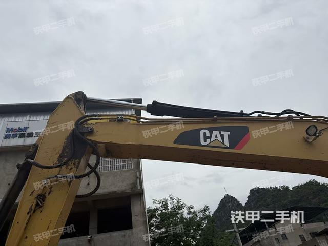 大臂整體?右側(工作和回轉裝置) 大臂整體?右側(工作和回轉裝置)