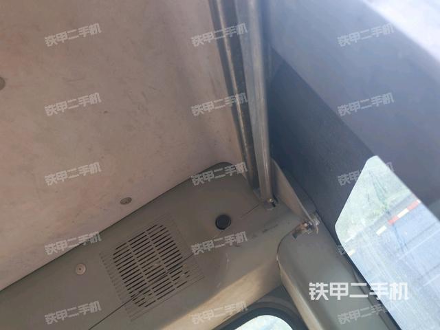 左后方玻璃角標(biāo)（駕駛室部分）