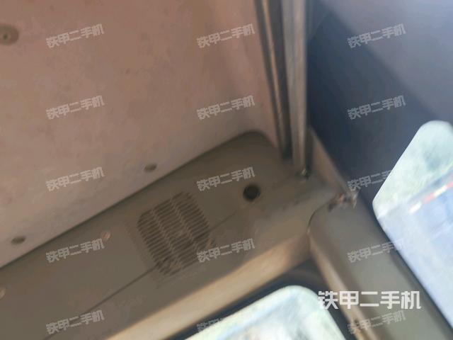 右側(cè)玻璃角標(biāo)（駕駛室部分）