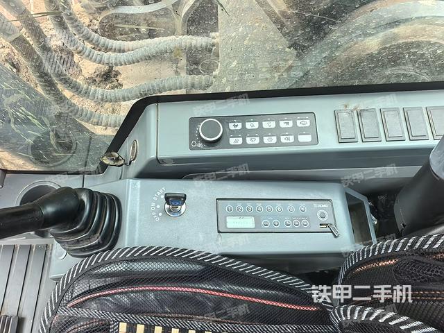 座椅右側(cè)控制臺(tái)/鑰匙門/油門/含右手柄（駕駛室部分）