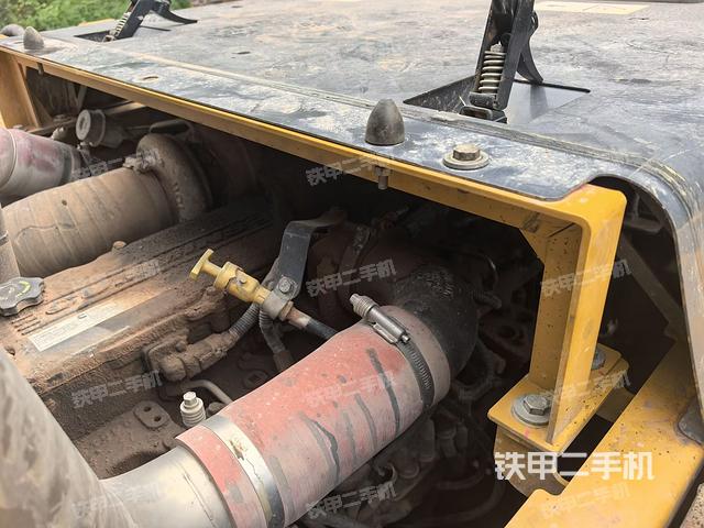 氣門室蓋螺絲特寫（上車部件）