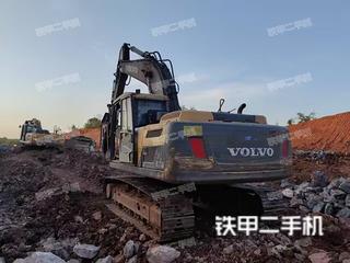 沃尔沃EC220D挖掘机实拍图片