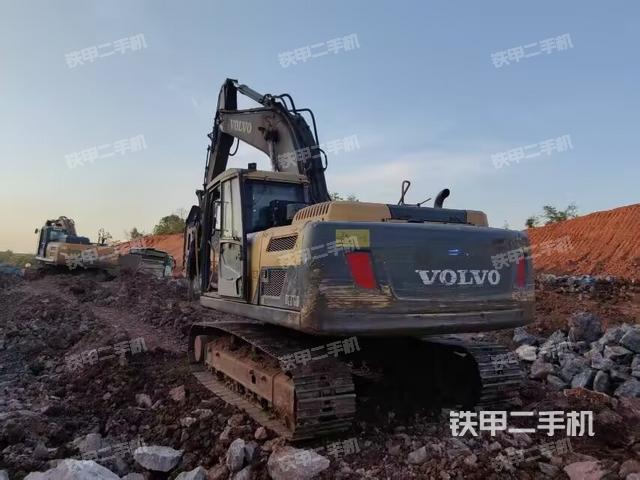 沃爾沃EC220D挖掘機(jī)