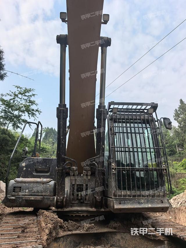 大臂油缸整體?豎拍（工作和回轉(zhuǎn)裝置）